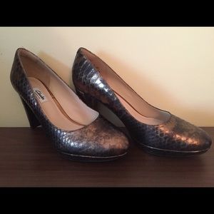 Clark’s High Heel Shoes, Bronze, Sz 9.5